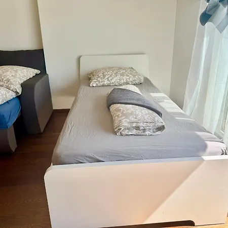 80 M2 With Balcony & Free Parking Apartament