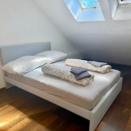 80 M2 With Balcony & Free Parking Apartament