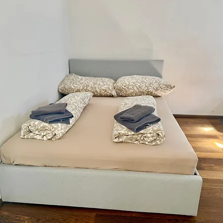 80 M2 With Balcony & Free Parking *